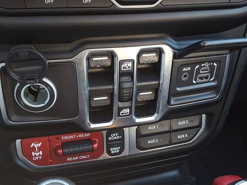 Used 2021 Jeep Wrangler Unlimited Rubicon AWD/4WD image 26