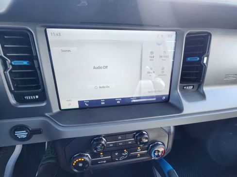 Used 2024 Ford Bronco Black Diamond w/ Sasquatch Package image 18