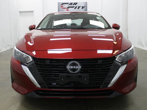 Used 2025 Nissan Sentra SV image 2