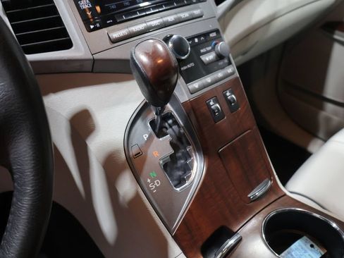 Used 2012 Toyota Venza XLE FWD image 28