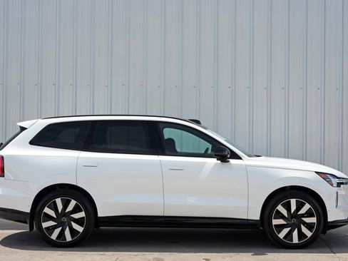 Used 2025 Volvo EX90 Ultra image 53