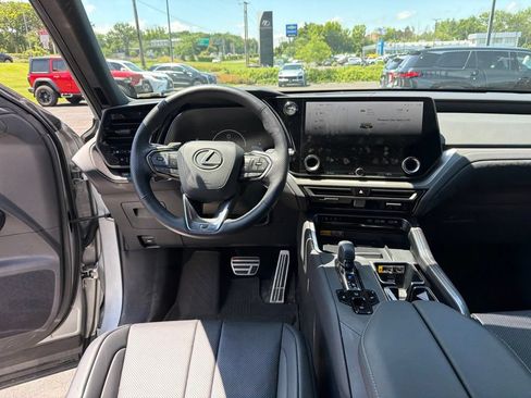 Used 2025 Lexus TX 500h AWD image 38