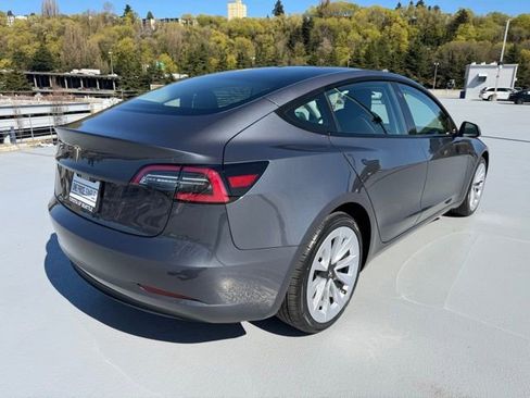 Used 2023 Tesla Model 3 Standard Range image 3