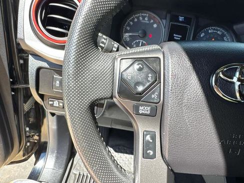 Used 2021 Toyota Tacoma TRD Off-Road w/ Technology Package AWD/4WD image 22