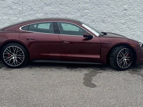 Used 2022 Porsche Taycan 4S AWD/4WD image 2