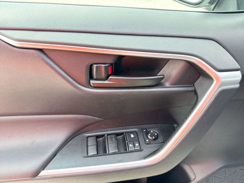 Certified 2025 Toyota RAV4 LE FWD image 15