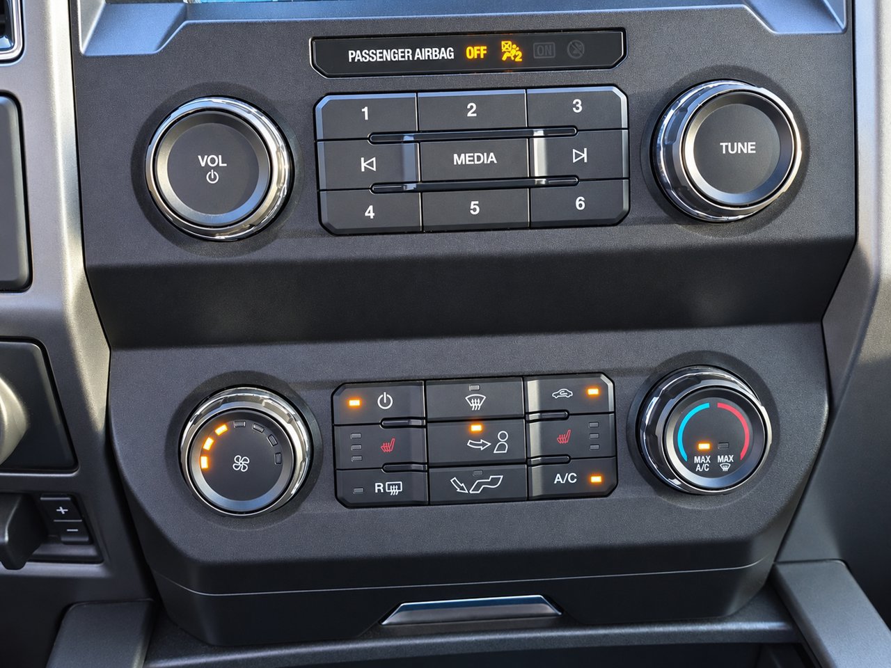 Used 2020 Ford F150 XLT w/ Equipment Group 302A Luxury AWD/4WD image 22