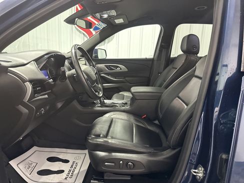 Used 2022 Chevrolet Traverse LT w/ Midnight/Sport Edition AWD/4WD image 11