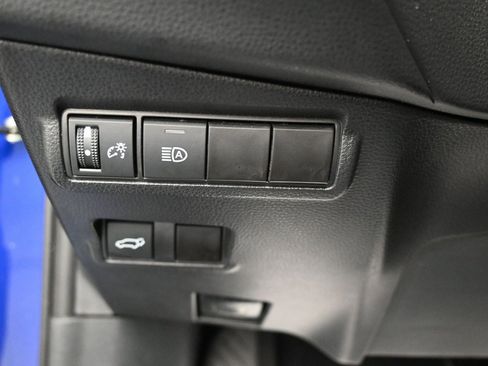 Used 2025 Toyota Corolla Cross XLE w/ Convenience Package image 19