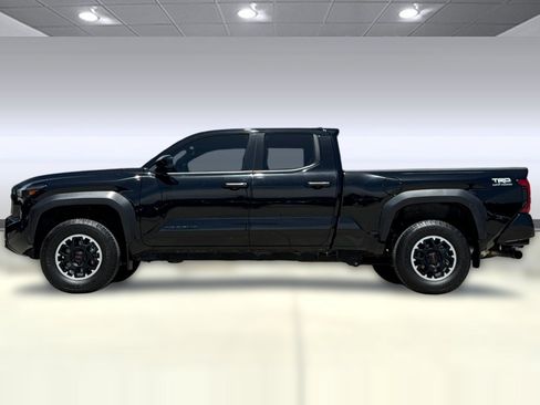 Used 2024 Toyota Tacoma TRD Off-Road AWD/4WD image 2