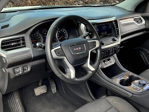 Used 2021 GMC Acadia SLE w/ Driver Convenience Package image 11