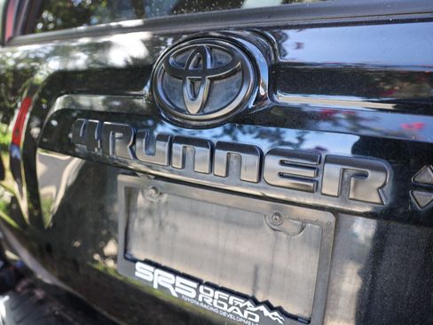 Used 2021 Toyota 4Runner SR5 AWD/4WD image 11