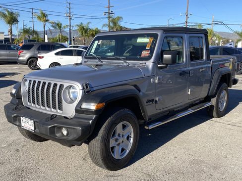 Used 2020 Jeep Gladiator Sport w/ Quick Order Package 24S image 2
