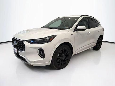 Used 2023 Ford Escape ST-Line Elite w/ Premium Technology Package image 3