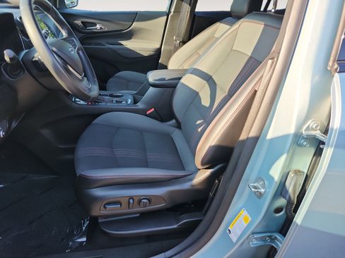 Used 2022 Chevrolet Equinox RS w/ Infotainment Package FWD image 9