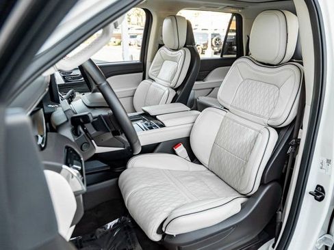 Used 2023 Lincoln Navigator L Black Label image 12