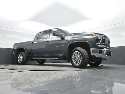 Used 2025 Chevrolet Silverado 2500 LTZ w/ LTZ Premium Package image 44