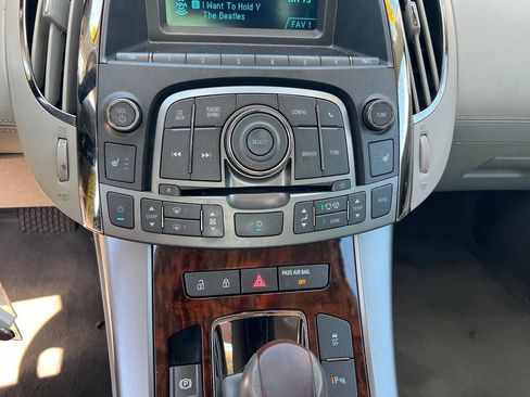 Used 2011 Buick LaCrosse CXL FWD image 33