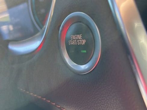 Used 2020 Chevrolet Traverse LT image 20