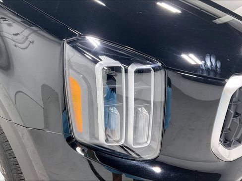 Used 2025 Kia Telluride LX FWD image 32
