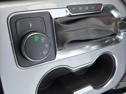 Used 2025 Chevrolet Blazer LT image 31