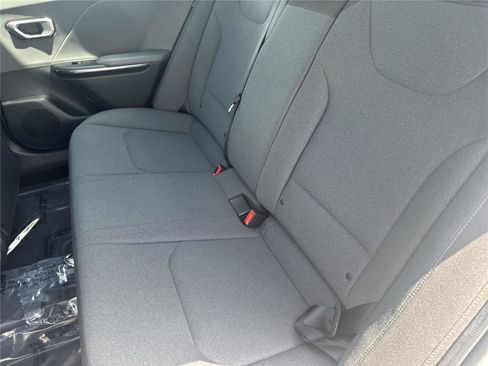 Used 2025 Kia K4 FWD image 30