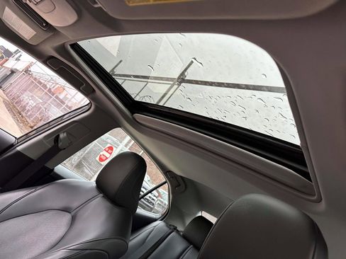 Used 2022 Toyota Camry XLE w/ Navigation Upgrade Package image 14