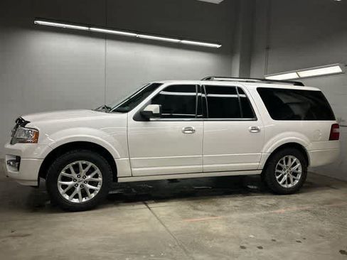 Used 2017 Ford Expedition EL Limited w/ Equipment Group 301A AWD/4WD image 2
