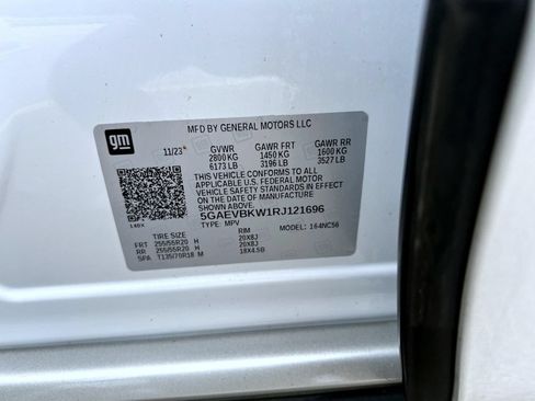 Used 2024 Buick Enclave Premium AWD/4WD image 26