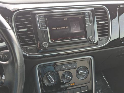 Used 2017 Volkswagen Beetle 1.8T SE image 16