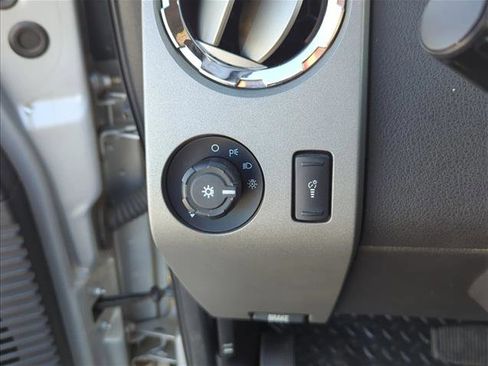 Used 2012 Ford F250 Lariat w/ Lariat Interior Pkg image 12