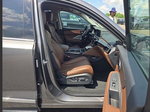 Used 2025 Acura MDX SH-AWD w/ Technology Package image 7