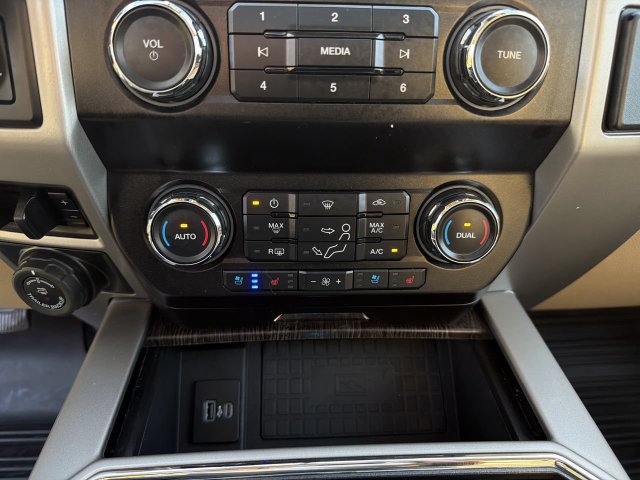 Used 2021 Ford F250 Lariat w/ Lariat Ultimate Package AWD/4WD image 21