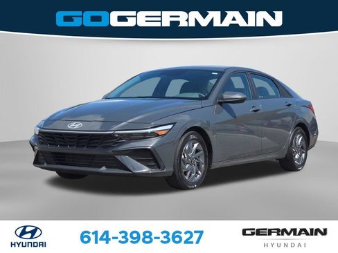 Used 2024 Hyundai Elantra SEL FWD image 1