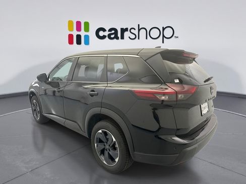 Used 2024 Nissan Rogue SV FWD image 3
