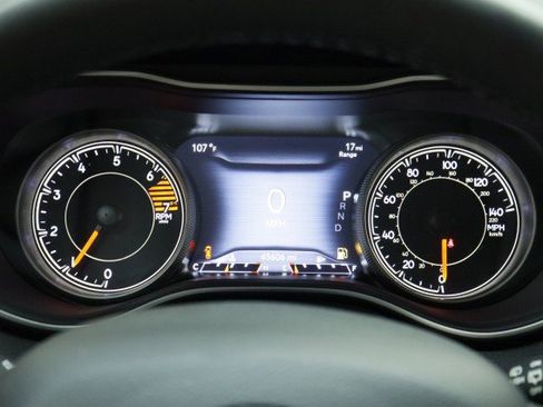 Used 2023 Jeep Cherokee Altitude Lux AWD/4WD image 13