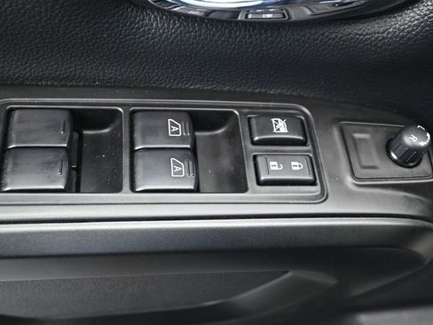 Used 2024 Nissan Titan PRO-4X w/ Pro-4x Utility Package AWD/4WD image 7