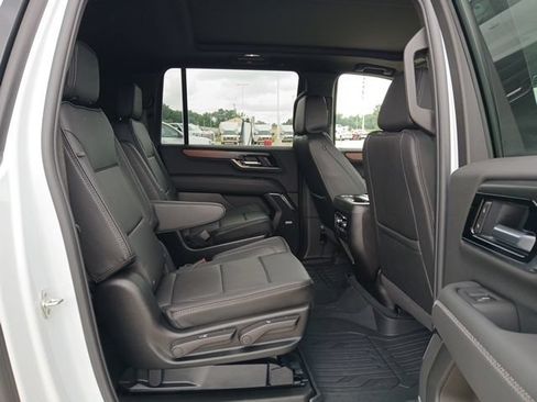 Certified 2026 GMC Yukon XL Denali w/ Sun & Power Step Package AWD/4WD image 27