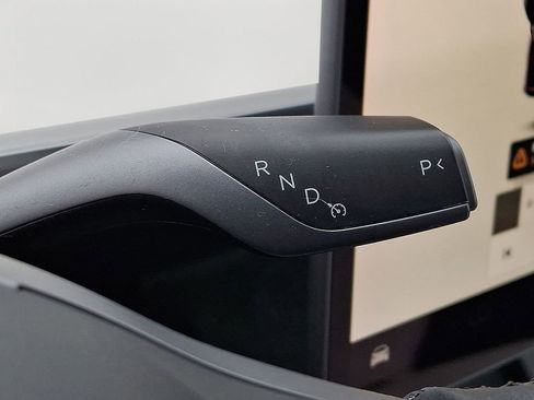 Used 2022 Tesla Model Y Performance image 16