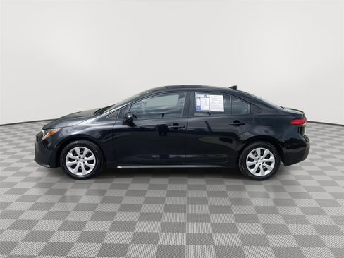 Used 2022 Toyota Corolla LE FWD image 11