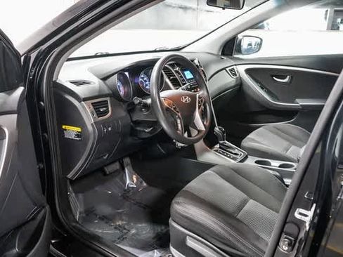 Used 2016 Hyundai Elantra GT image 17