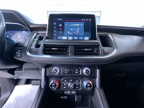 Used 2022 GMC Yukon SLE w/ Gmc Pro Safety Plus Package RWD image 28