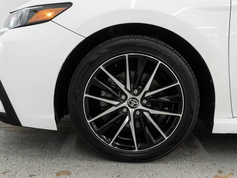 Used 2021 Toyota Camry SE FWD image 27