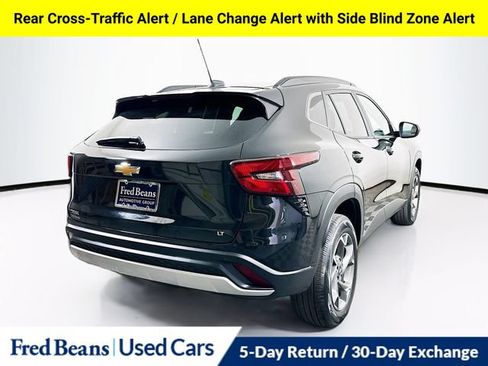 Used 2025 Chevrolet Trax LT w/ Driver Confidence Package FWD image 12