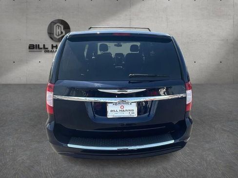 Used 2014 Chrysler Town & Country Touring-L w/ Driver Convenience Group FWD image 6