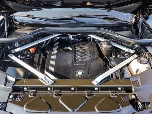 Used 2021 BMW X5 xDrive40i w/ Premium Package image 28