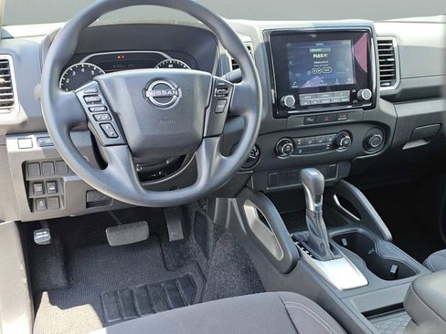 Used 2024 Nissan Frontier SV image 34