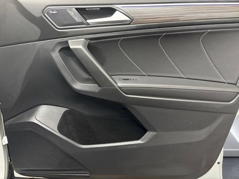 Used 2022 Volkswagen Tiguan SEL R-Line image 28