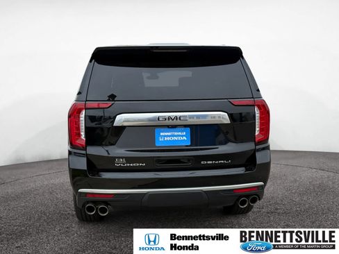 Used 2021 GMC Yukon Denali w/ Denali Premium Package image 4