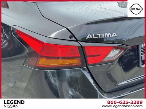 Certified 2024 Nissan Altima 2.5 SV FWD image 11